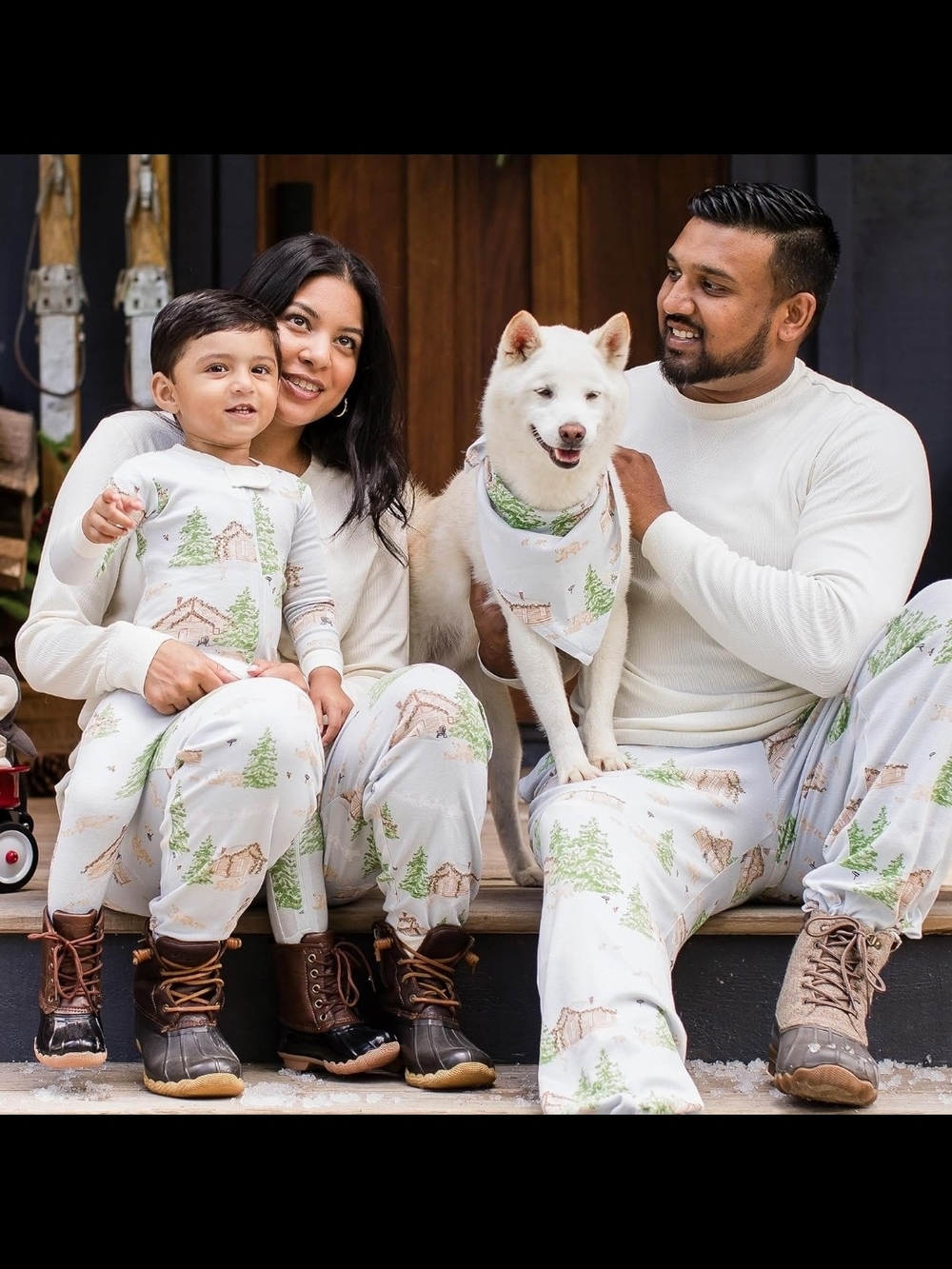 Burt's Bees Family Holiday Pajamas 2pc Set Woodland Cabin Print Mens Small NEW